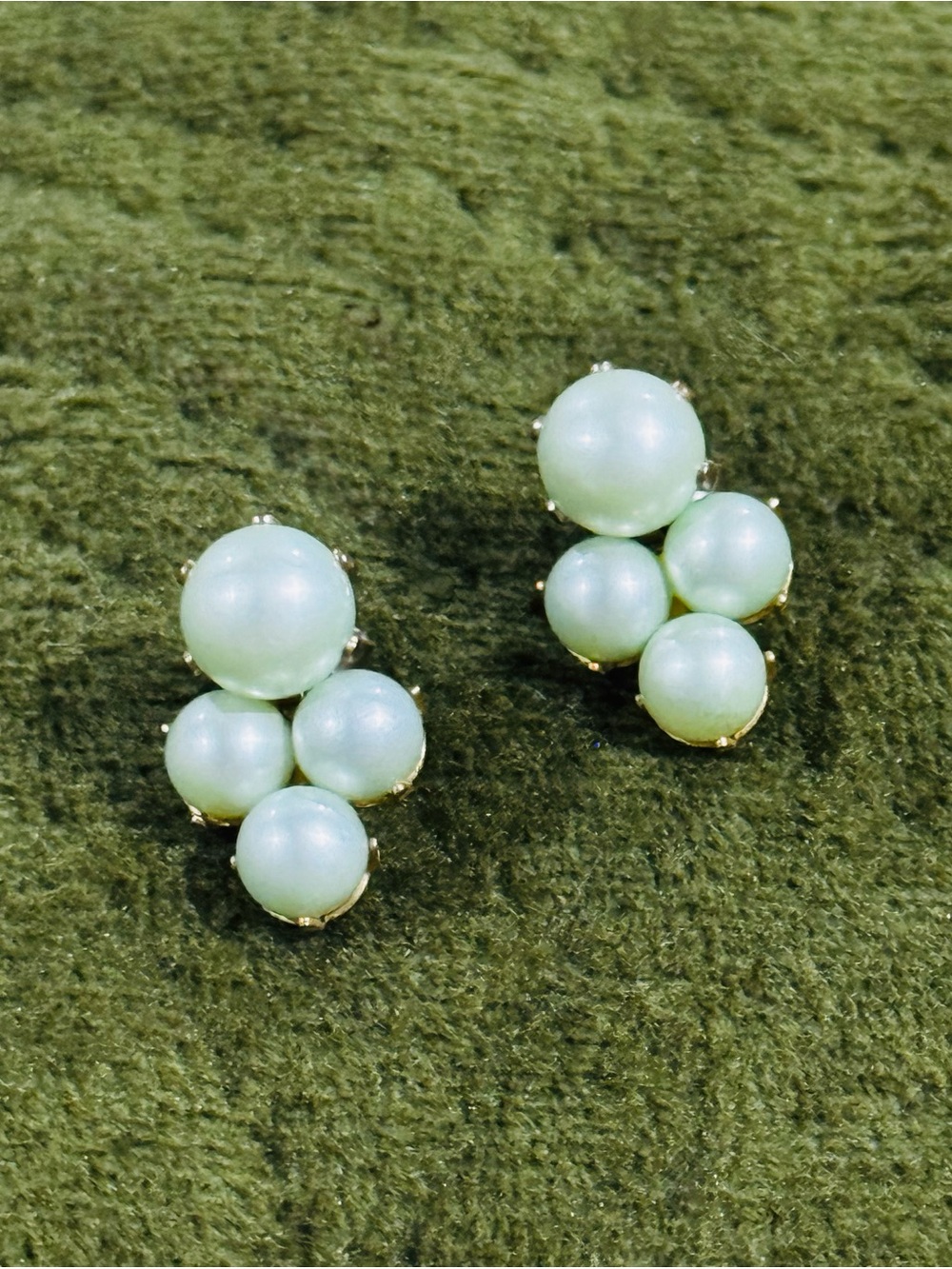 Delicate Vintage Sea Foam Green Pearl Cluster Dangle Earrings - Picture 7 of 7